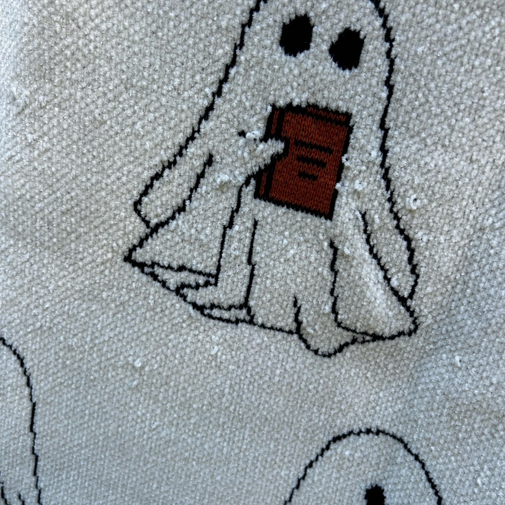 Goblin & Ghoul Black and White blanket - Picture 9 of 9